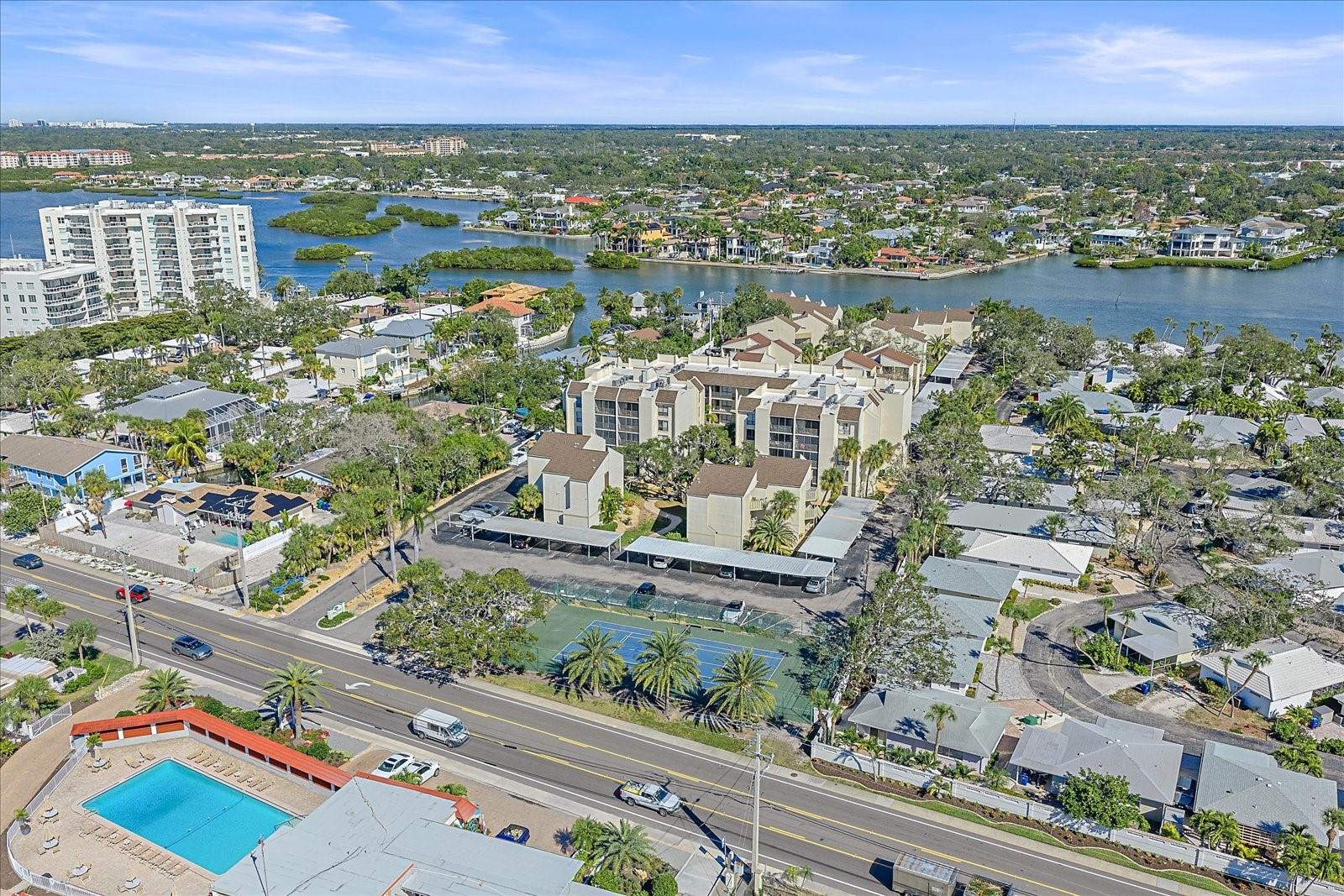 Image 62 of 75 For 6157 Midnight Pass Road B12