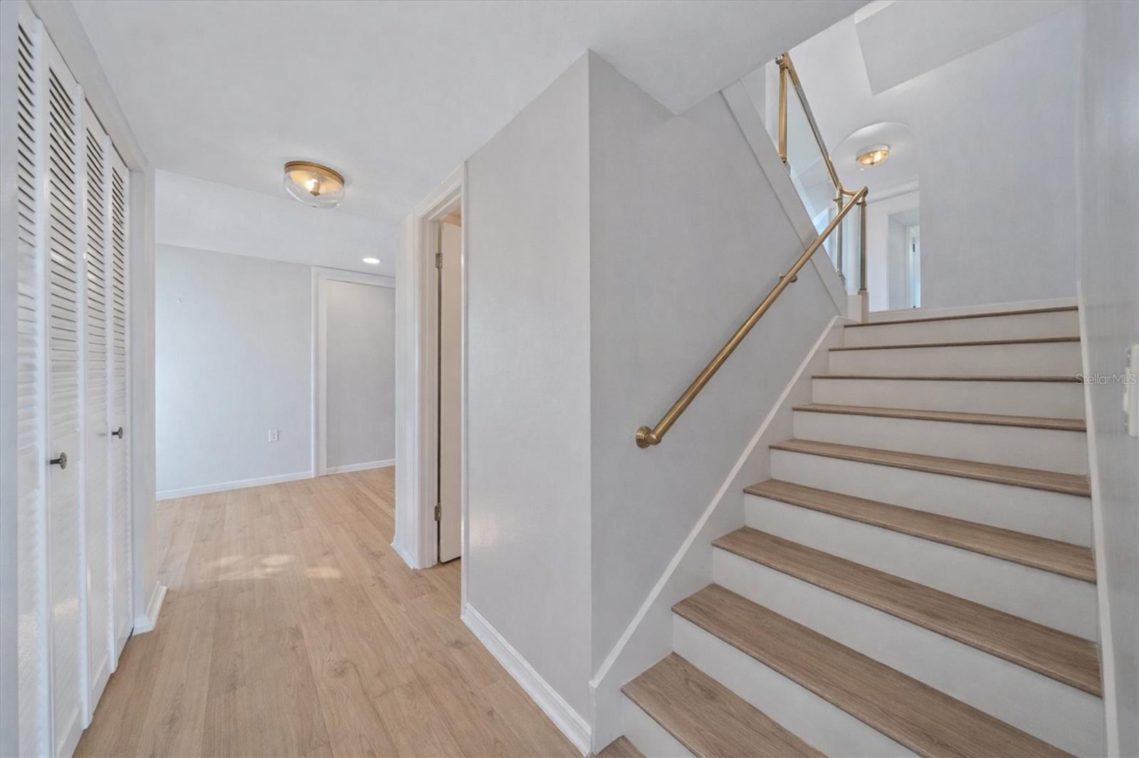 Image 8 of 75 For 6157 Midnight Pass Road B12