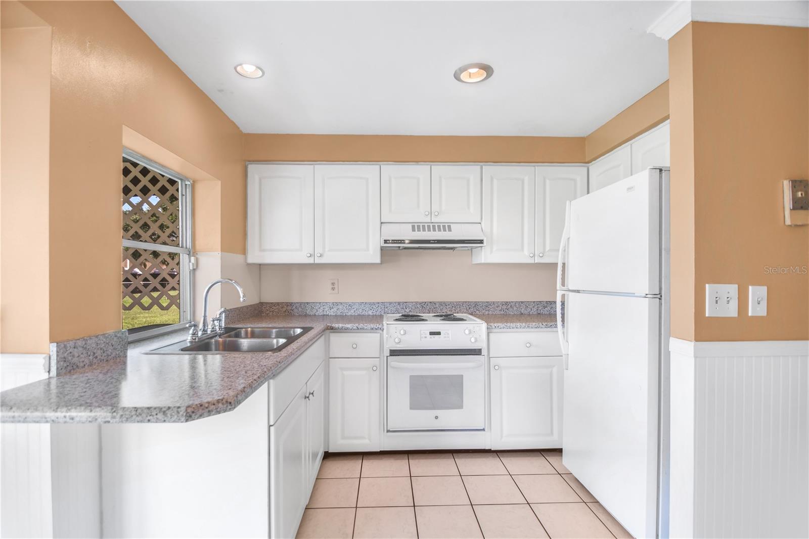 Image 14 of 36 For 3012 52nd Avenue Drive W