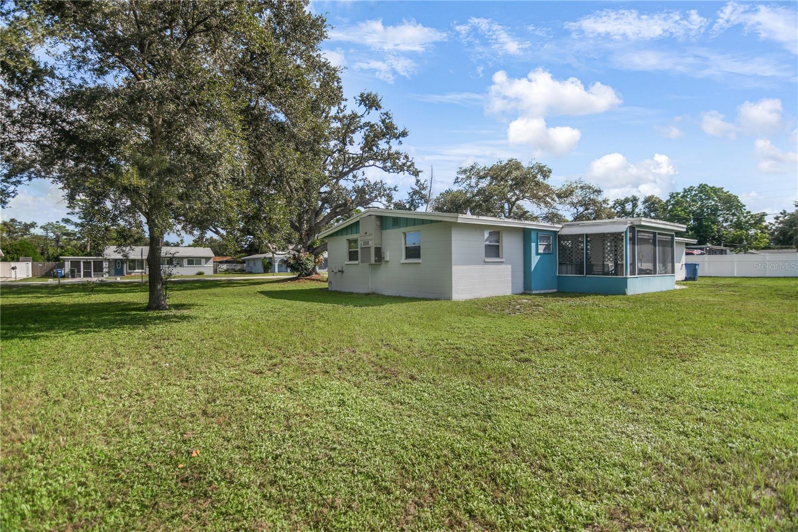 Image 25 of 36 For 3012 52nd Avenue Drive W