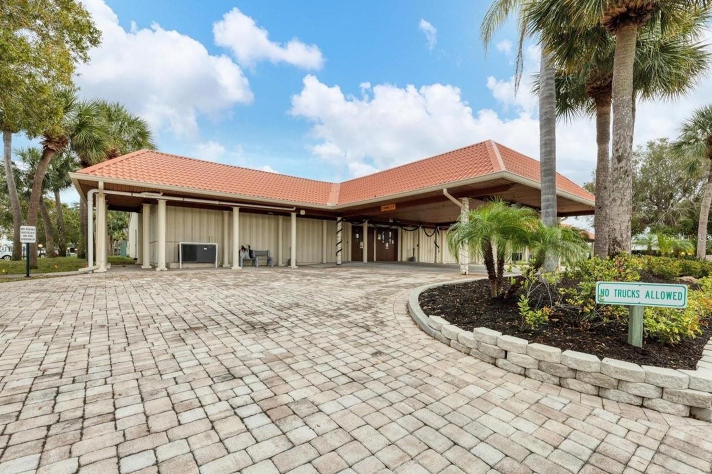 Image 37 of 53 For 5707 45th Street E 223