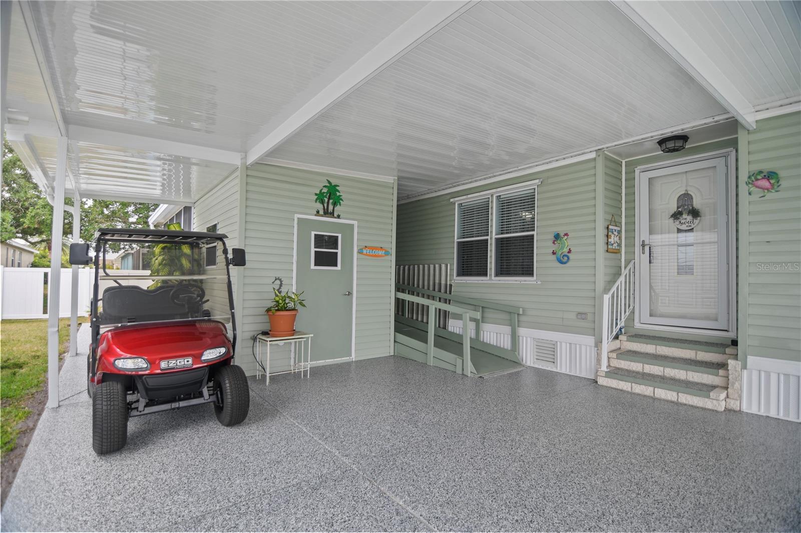 Image 7 of 53 For 5707 45th Street E 223