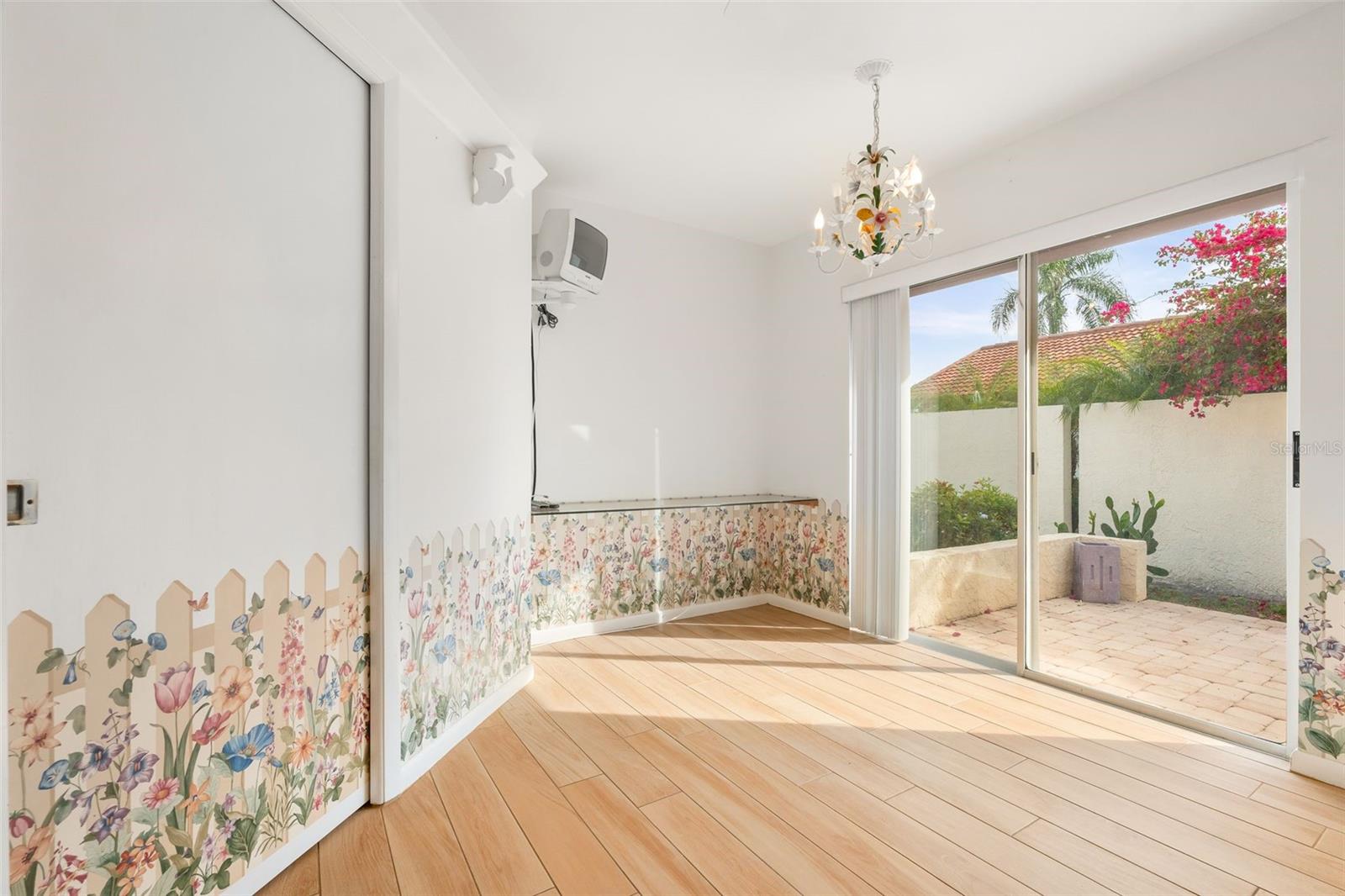 Image 10 of 33 For 4958 Clubview Court E