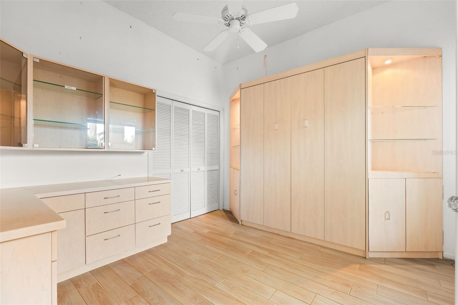 Image 18 of 33 For 4958 Clubview Court E