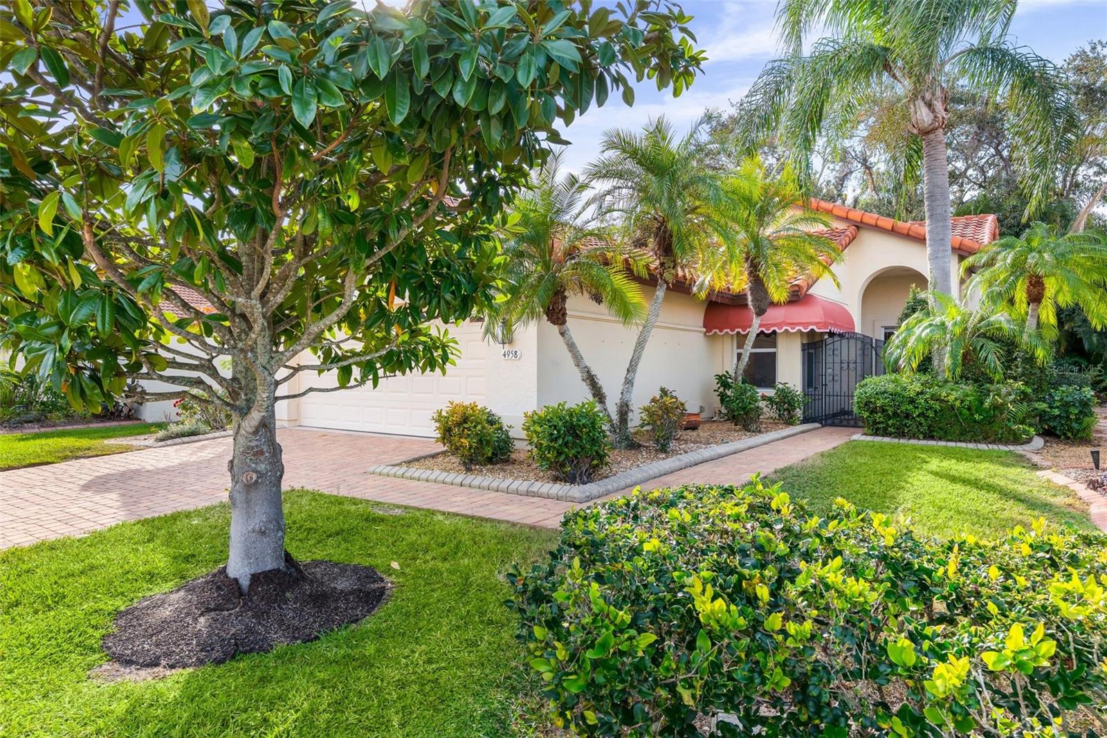 Image 2 of 33 For 4958 Clubview Court E