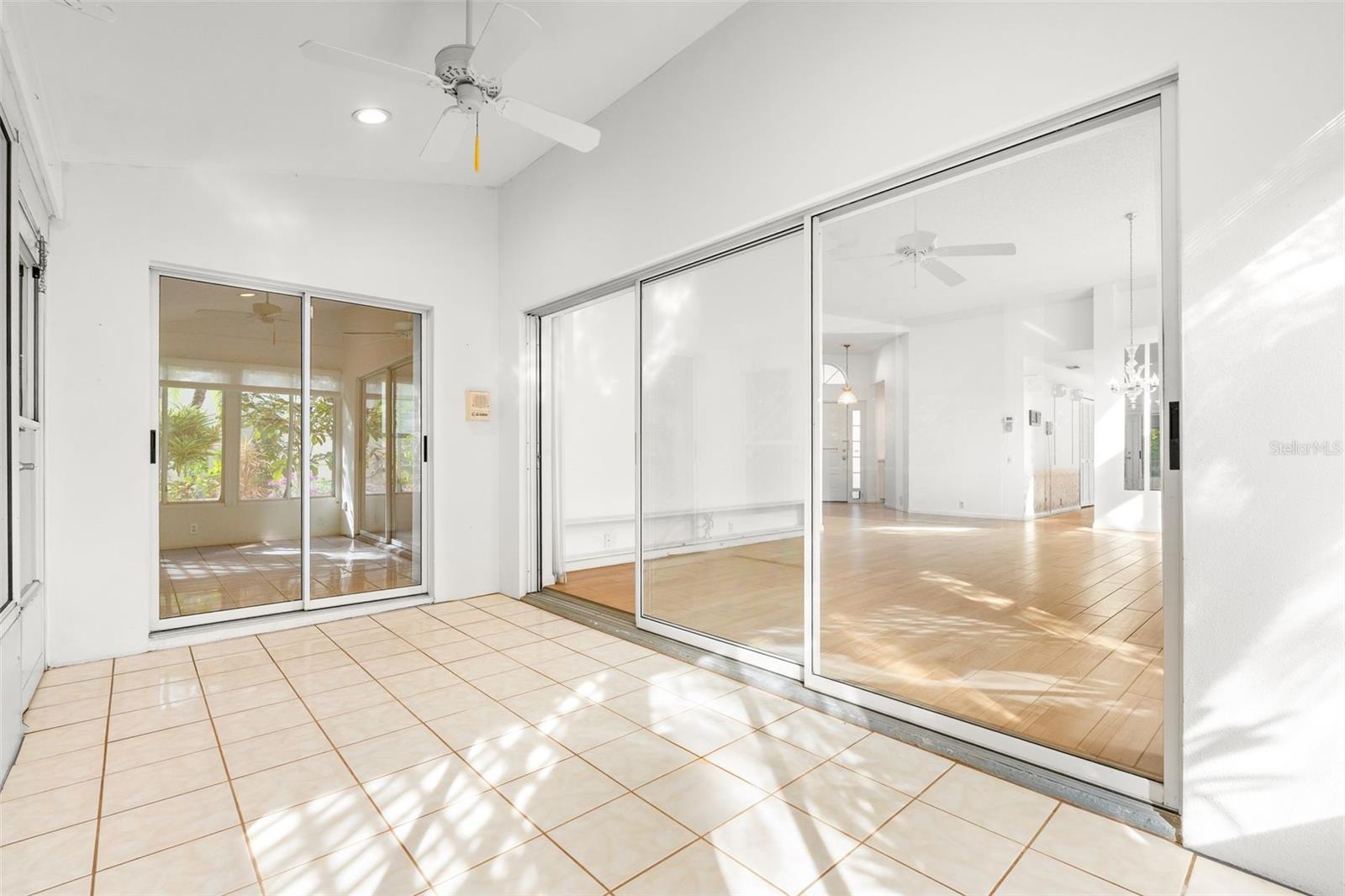 Image 22 of 33 For 4958 Clubview Court E