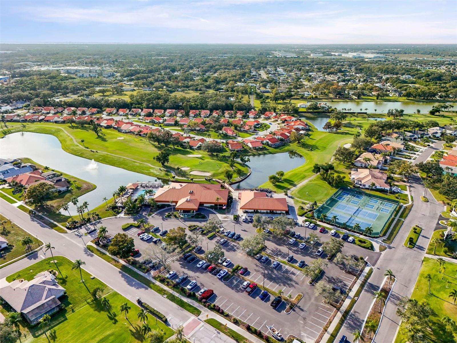 Image 27 of 33 For 4958 Clubview Court E