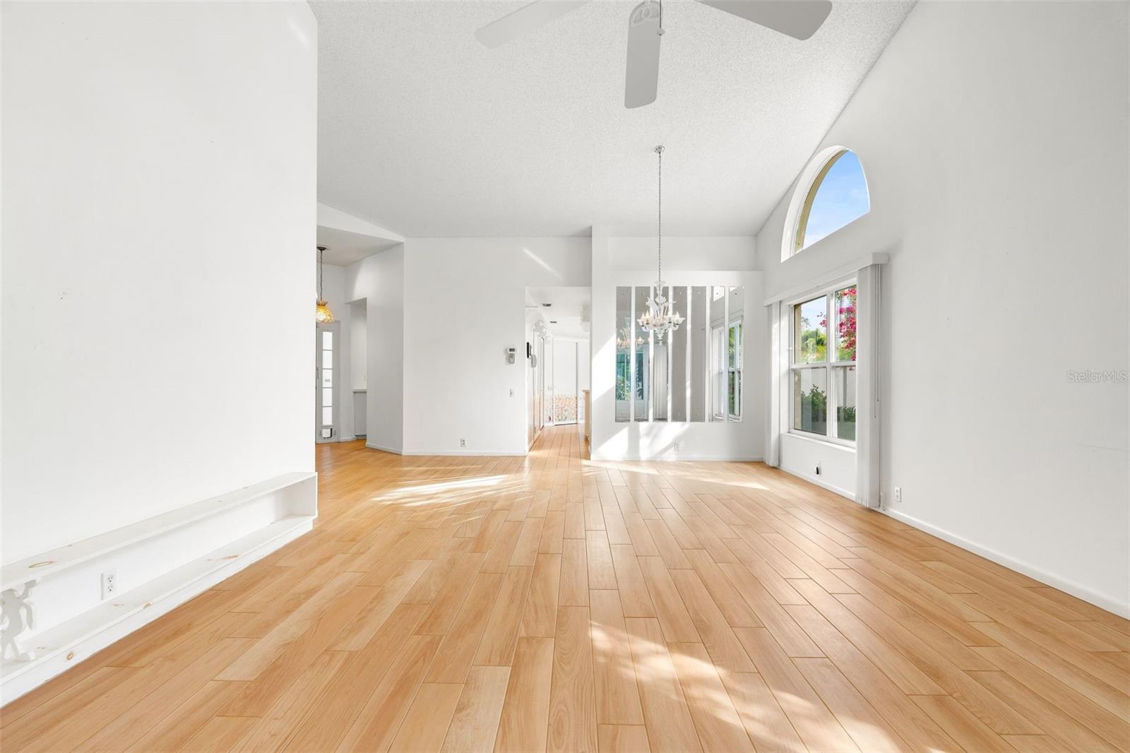 Image 6 of 33 For 4958 Clubview Court E