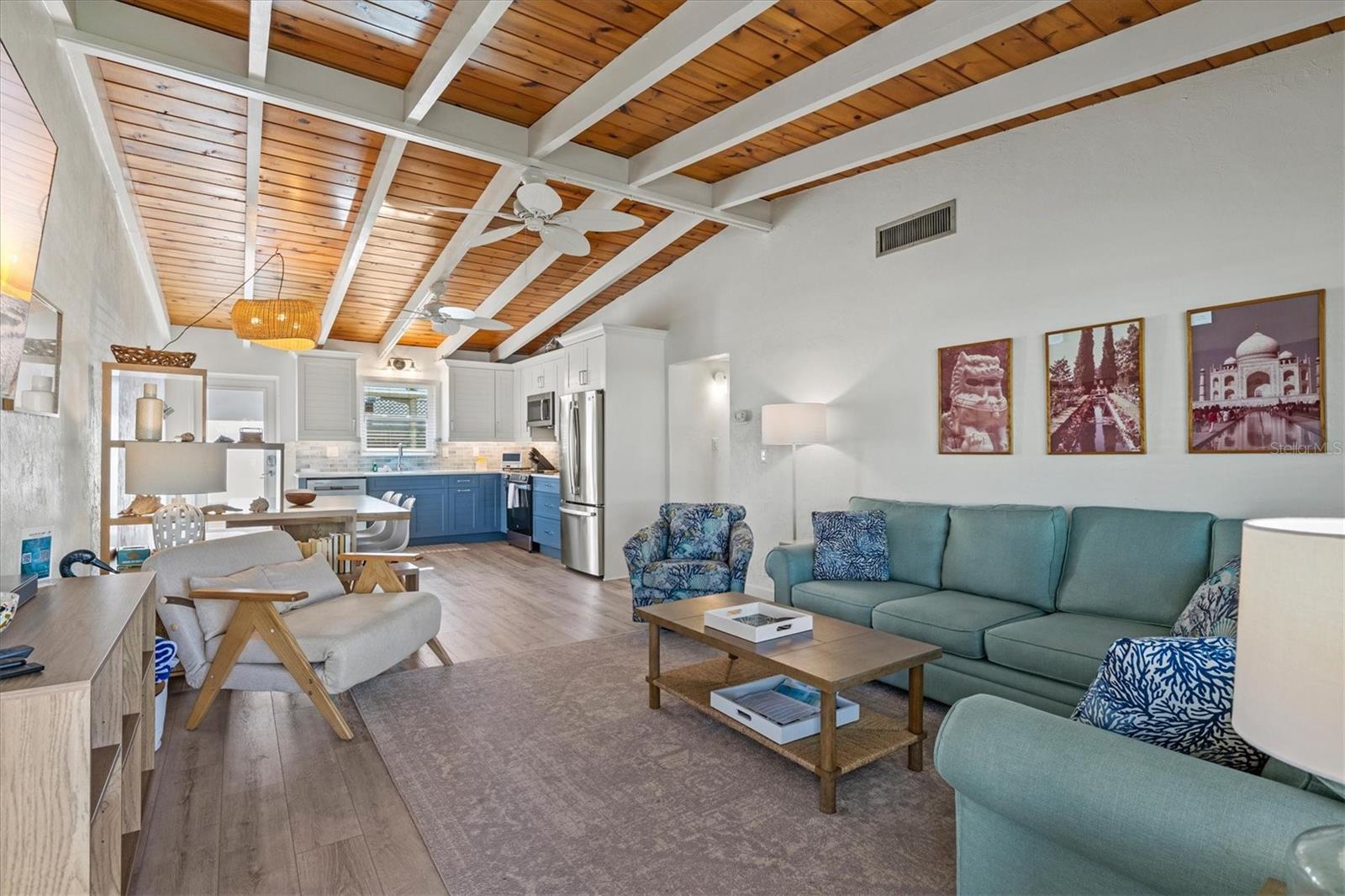 Image 2 of 66 For 6006 Midnight Pass Road 44