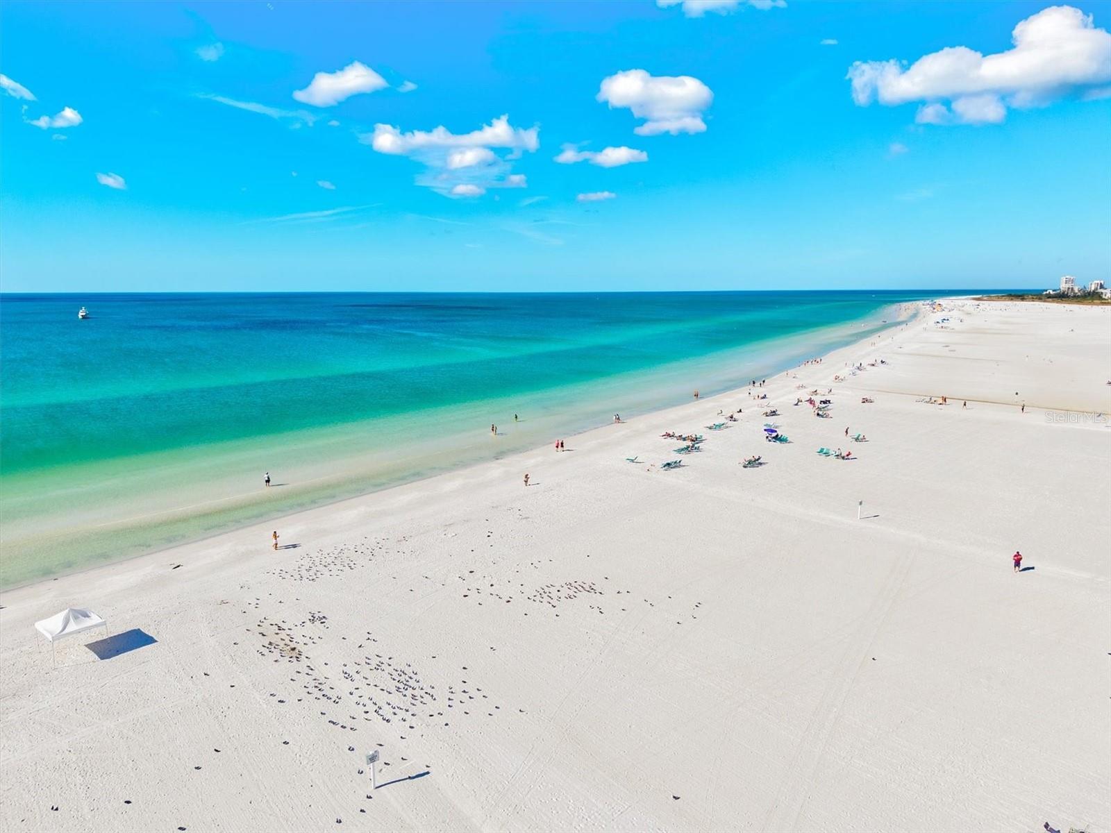 Image 30 of 66 For 6006 Midnight Pass Road 44