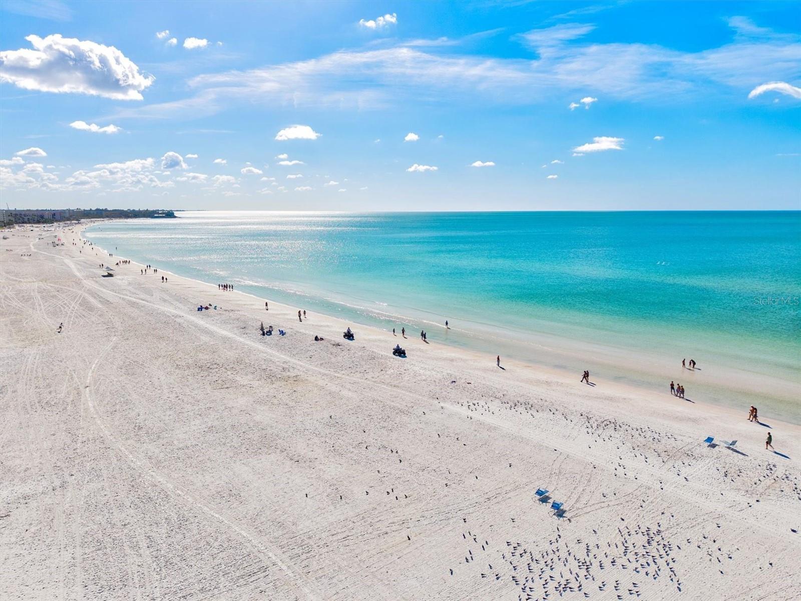 Image 32 of 66 For 6006 Midnight Pass Road 44