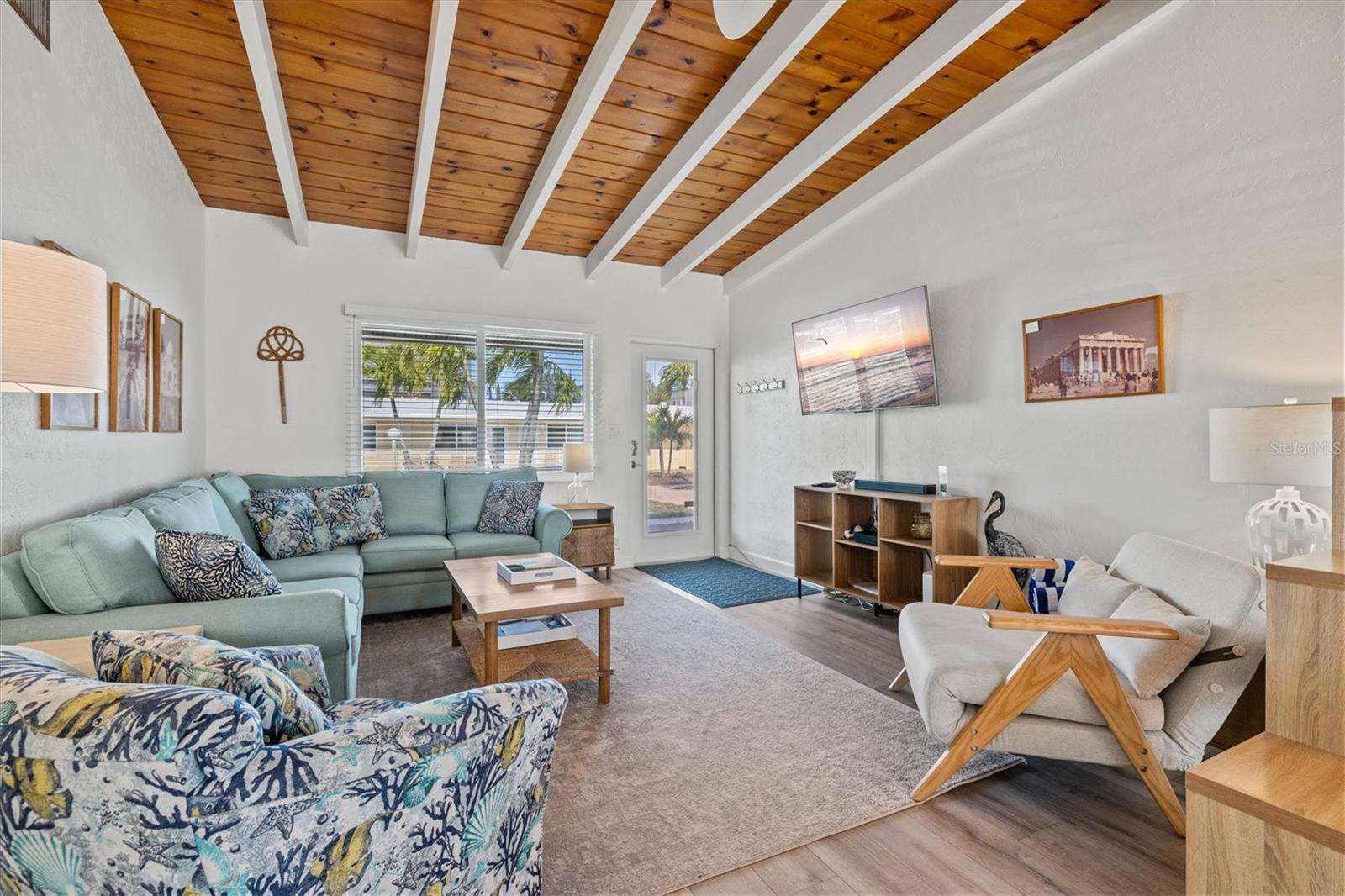 Image 4 of 66 For 6006 Midnight Pass Road 44