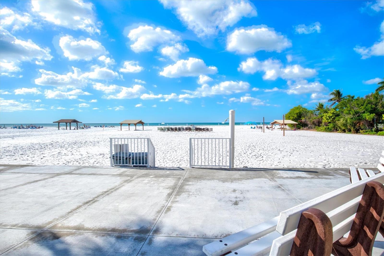 Image 47 of 66 For 6006 Midnight Pass Road 44