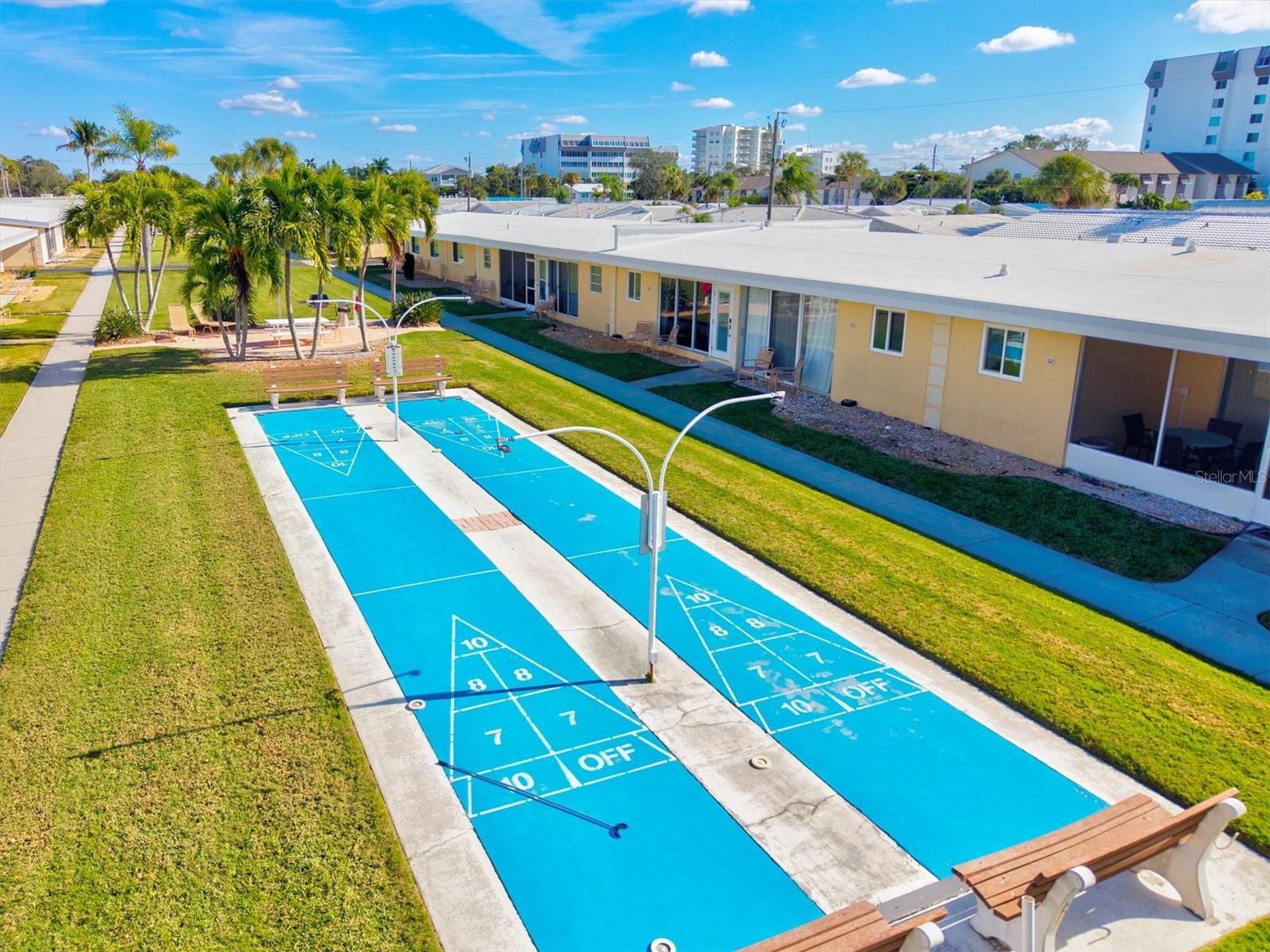 Image 48 of 66 For 6006 Midnight Pass Road 44