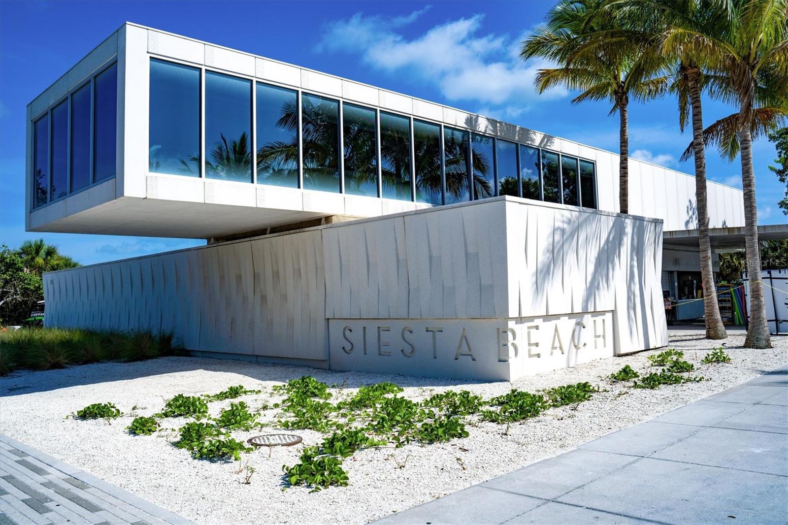 Image 55 of 66 For 6006 Midnight Pass Road 44