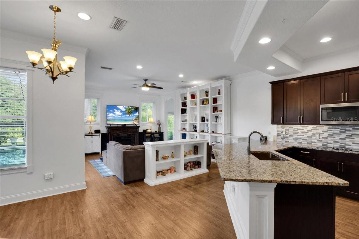 Image 14 of 50 For 7601 226 Street E