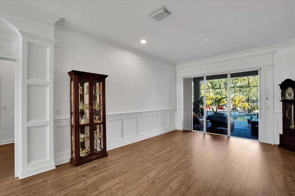 Image 18 of 50 For 7601 226 Street E