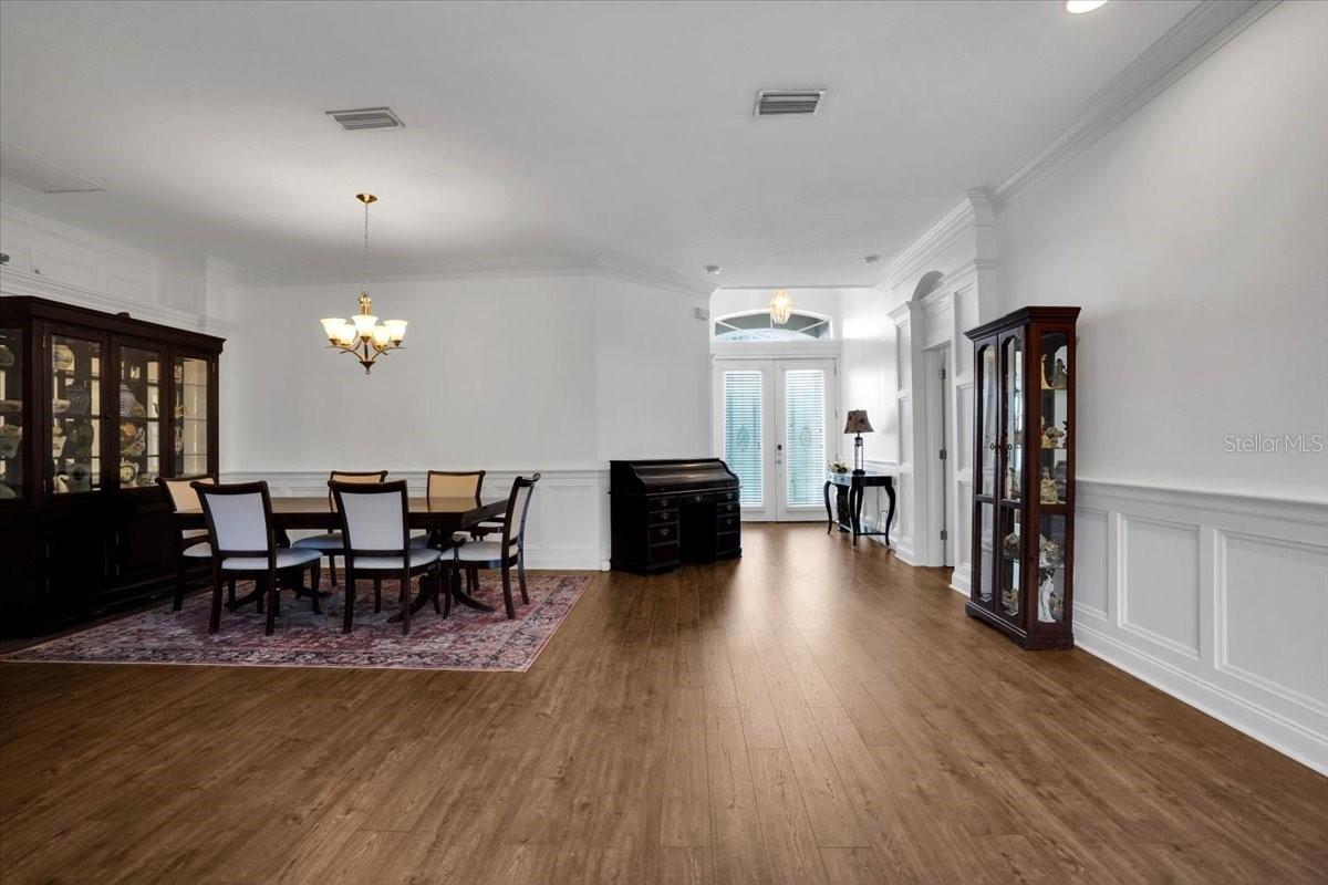 Image 19 of 50 For 7601 226 Street E