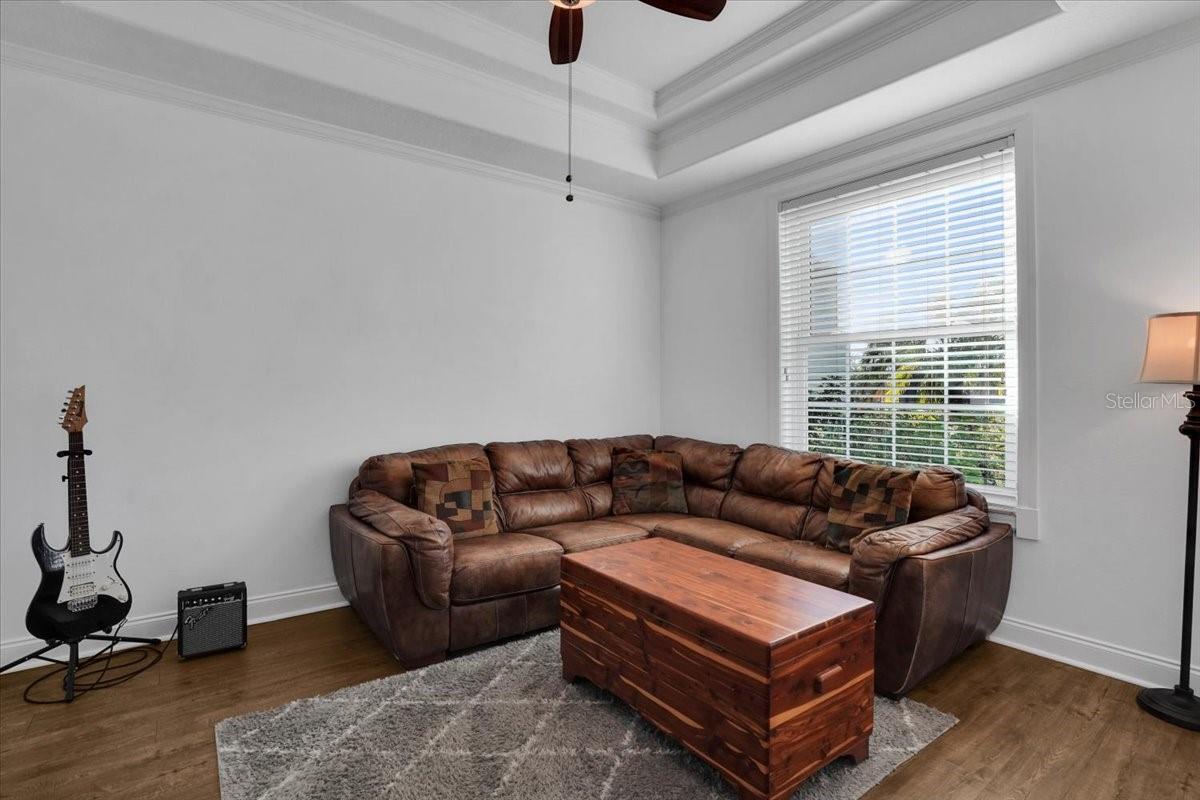 Image 22 of 50 For 7601 226 Street E