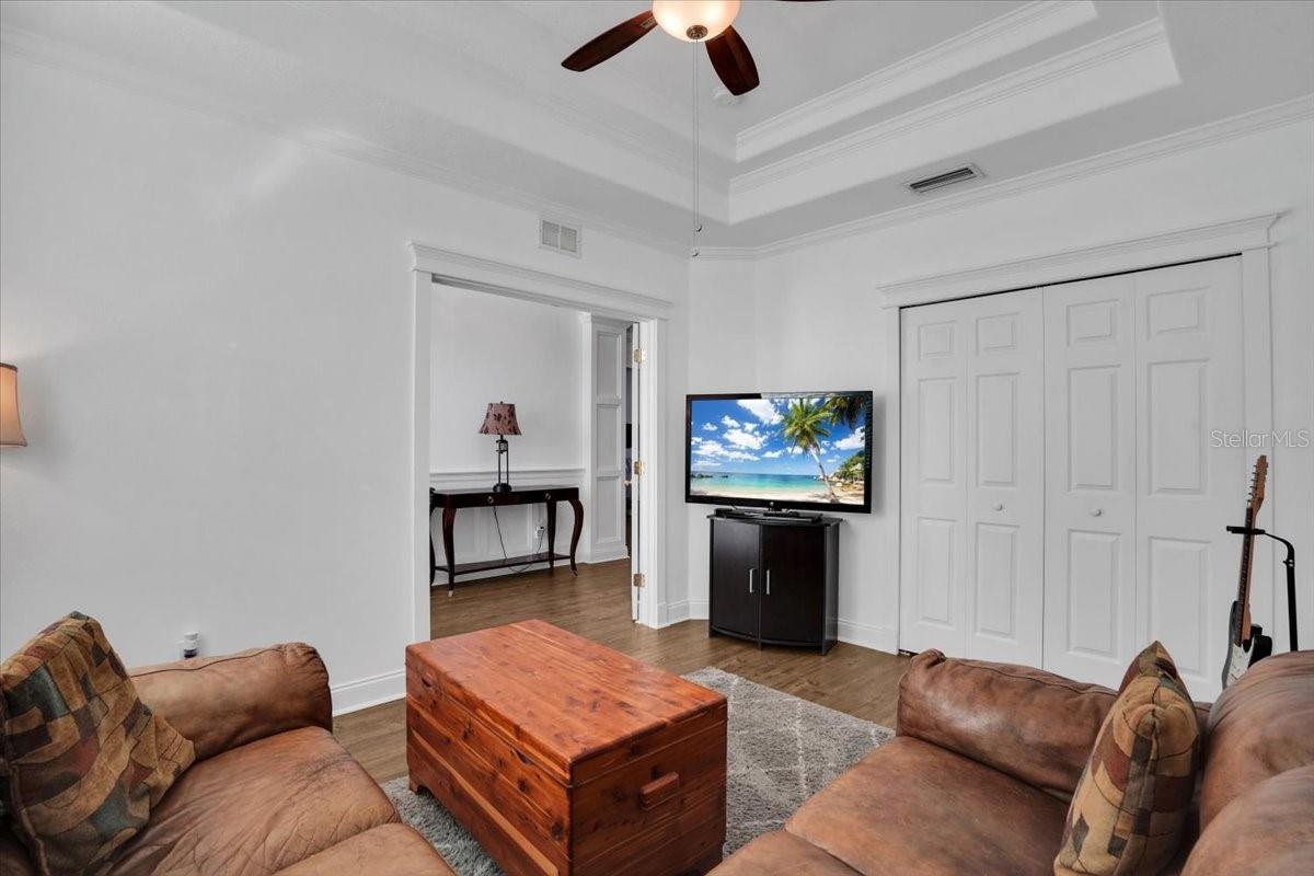 Image 23 of 50 For 7601 226 Street E