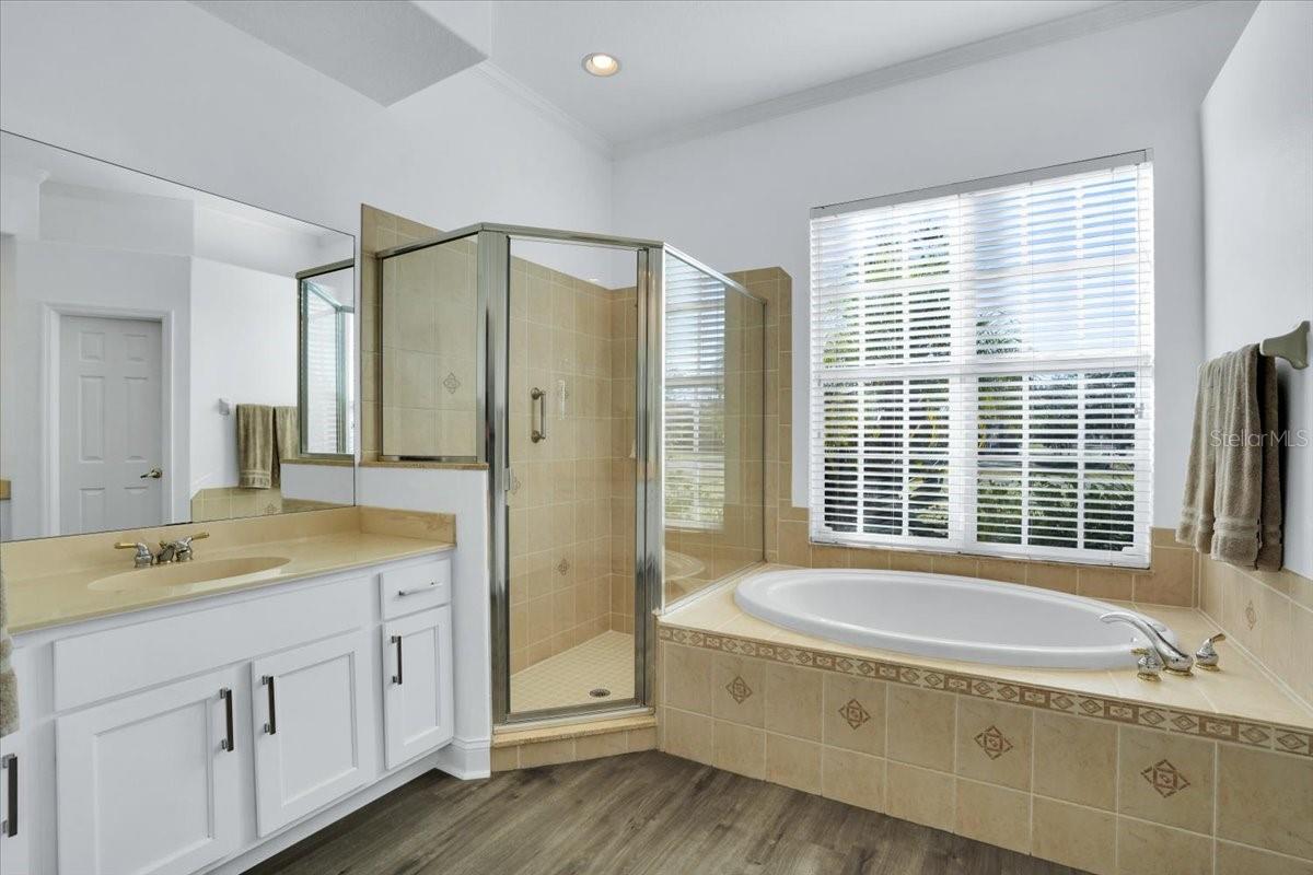 Image 26 of 50 For 7601 226 Street E