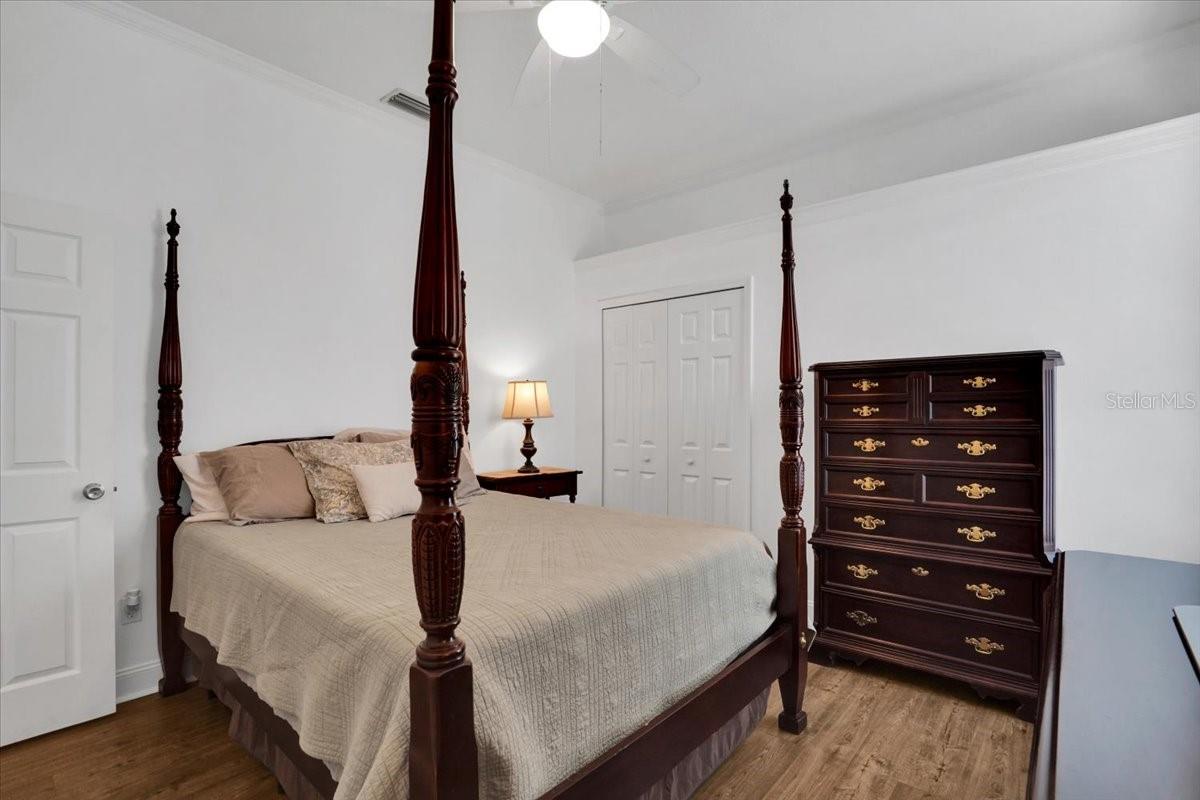 Image 28 of 50 For 7601 226 Street E