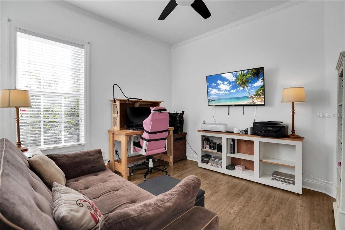 Image 31 of 50 For 7601 226 Street E