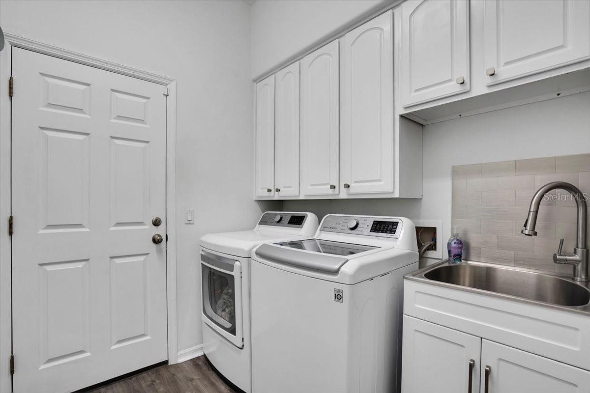 Image 34 of 50 For 7601 226 Street E