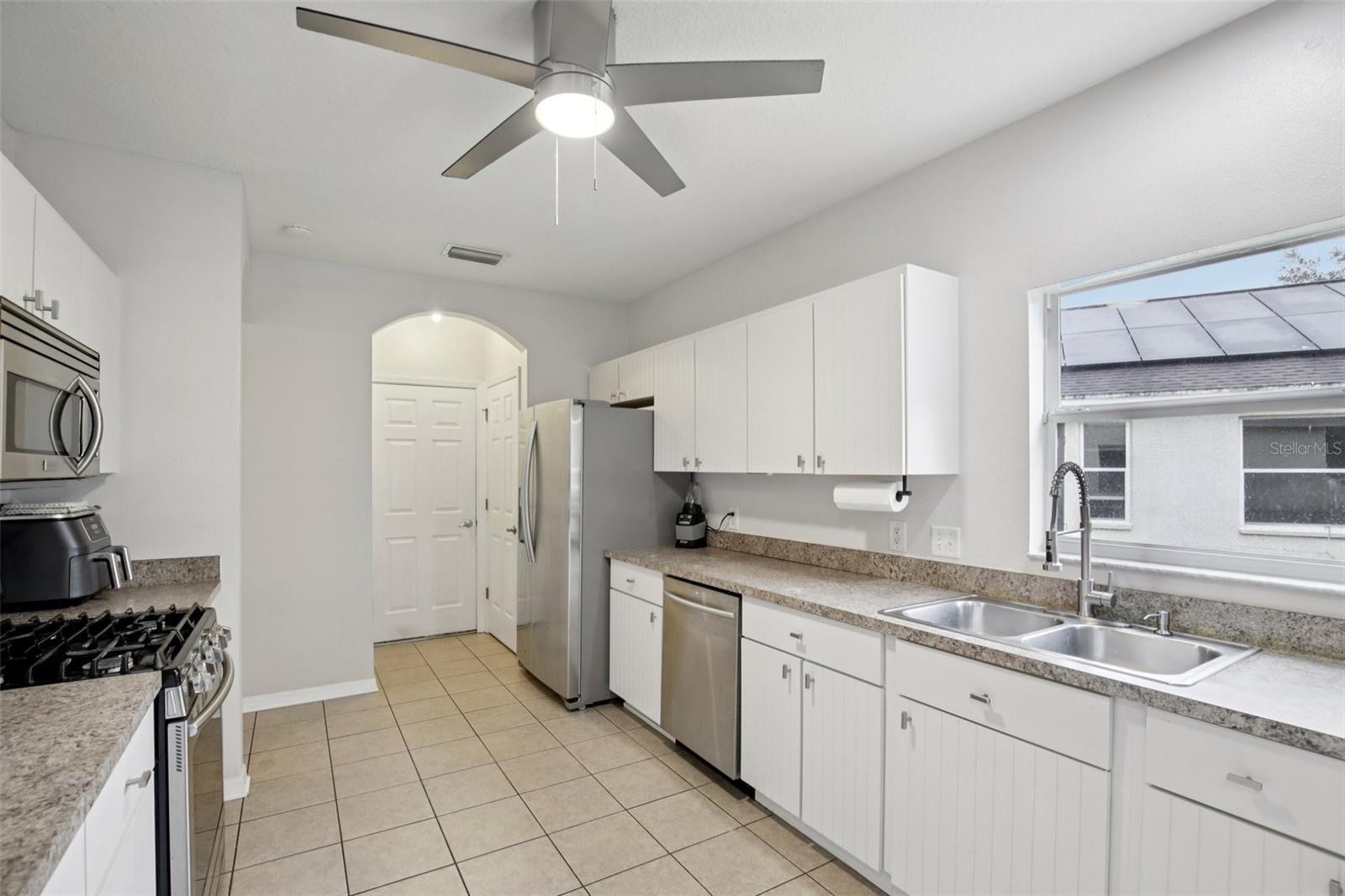 Image 6 of 35 For 3814 Day Bridge Place