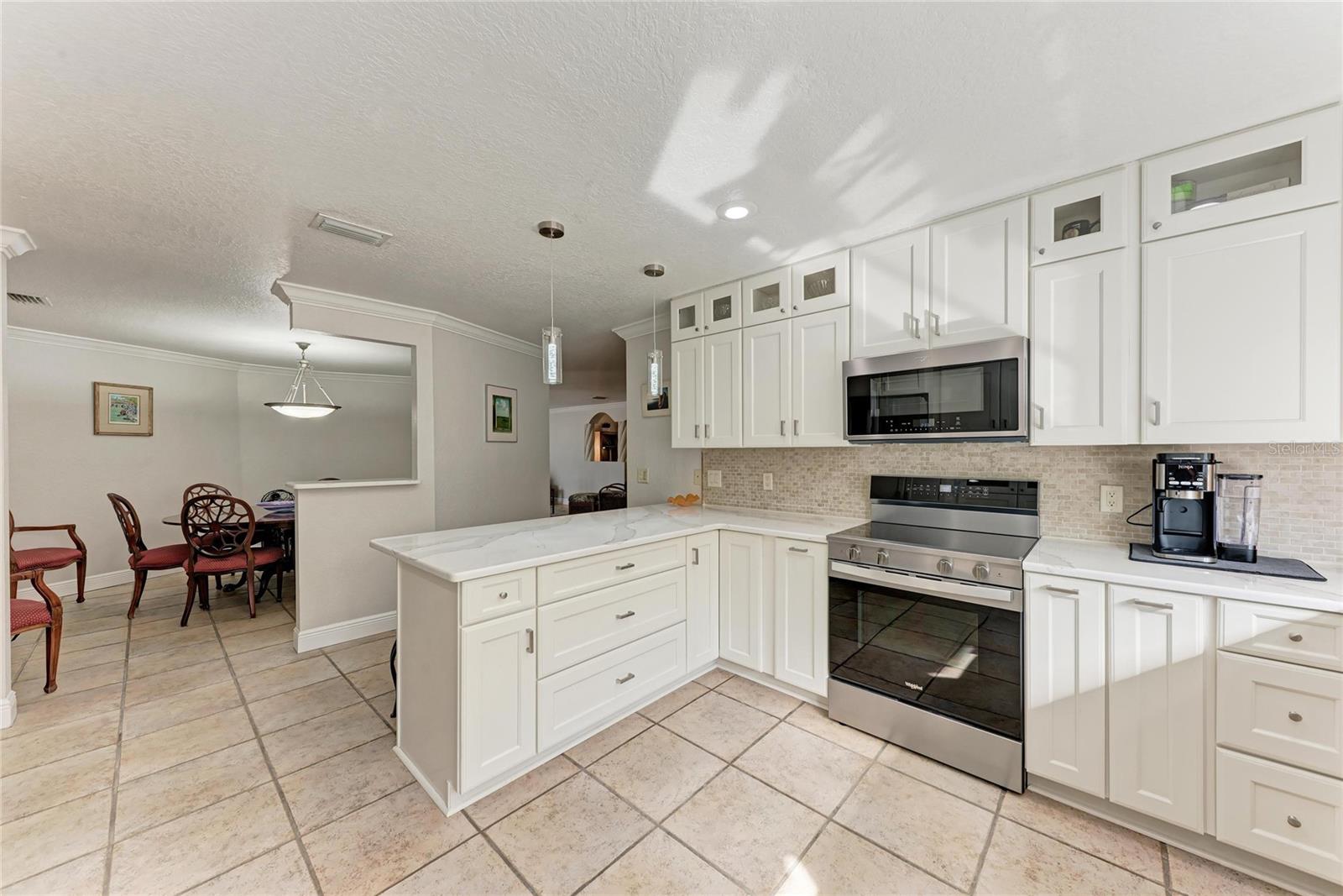 Image 16 of 41 For 411 Harbor View Lane