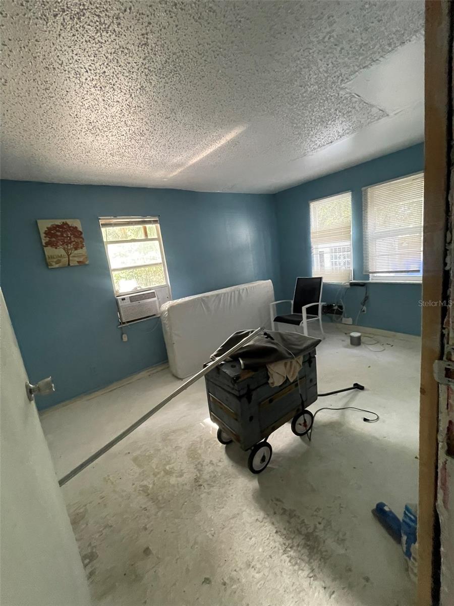 Image 14 of 21 For 858 35th Avenue S