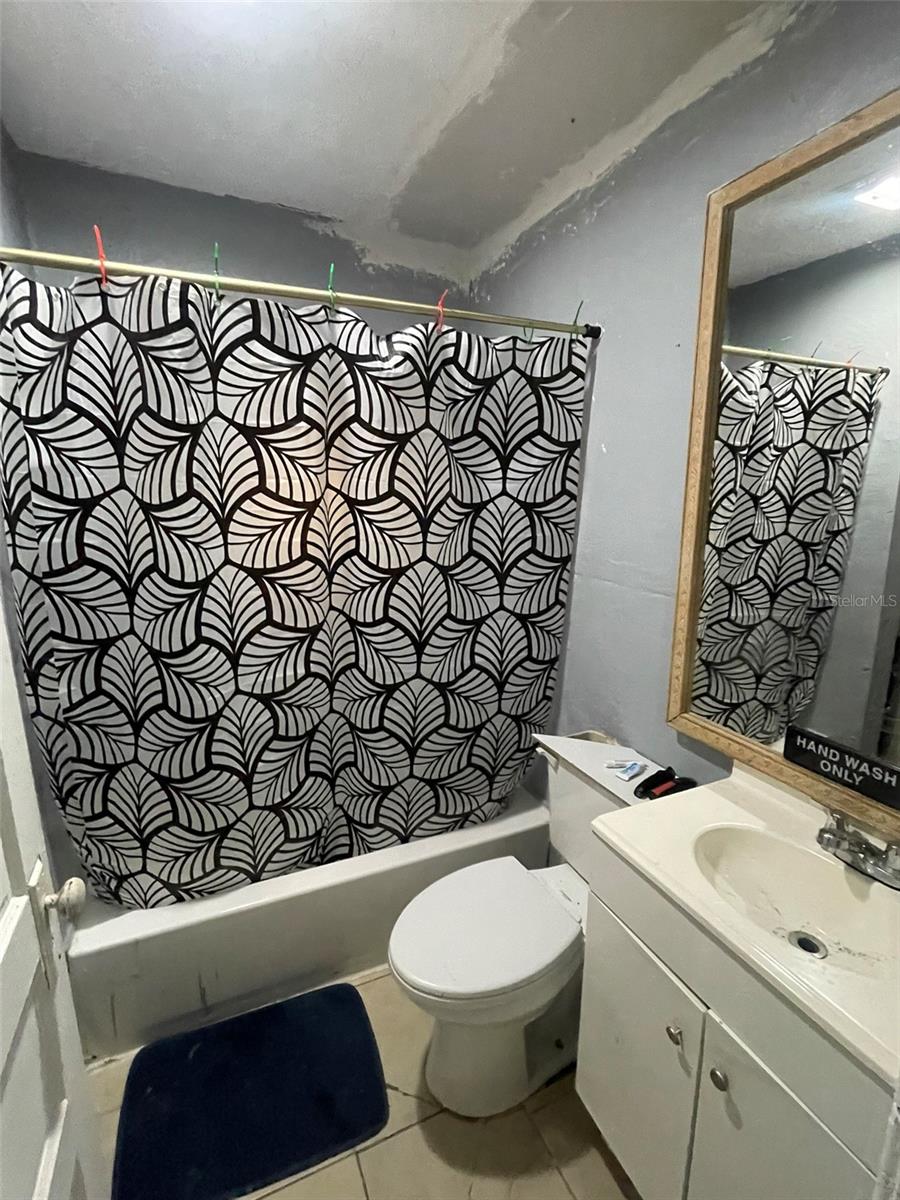 Image 5 of 21 For 858 35th Avenue S