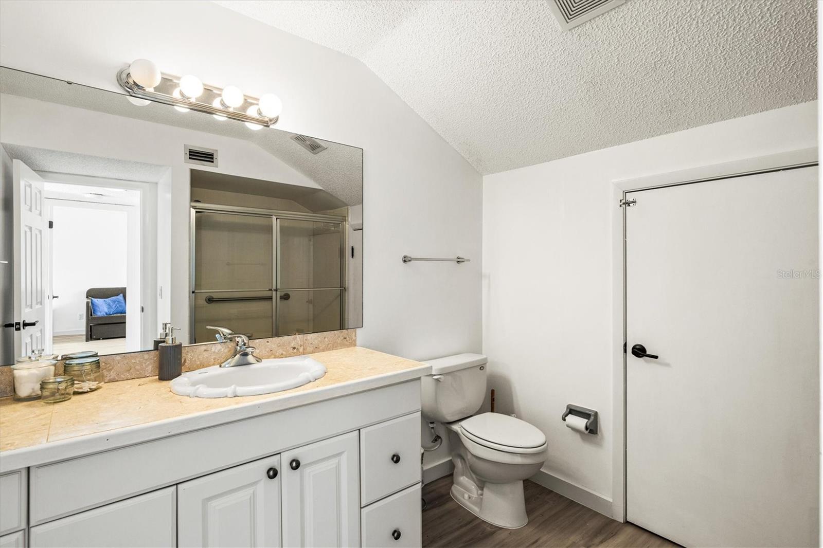 Image 22 of 62 For 2453 Crispin Court F4