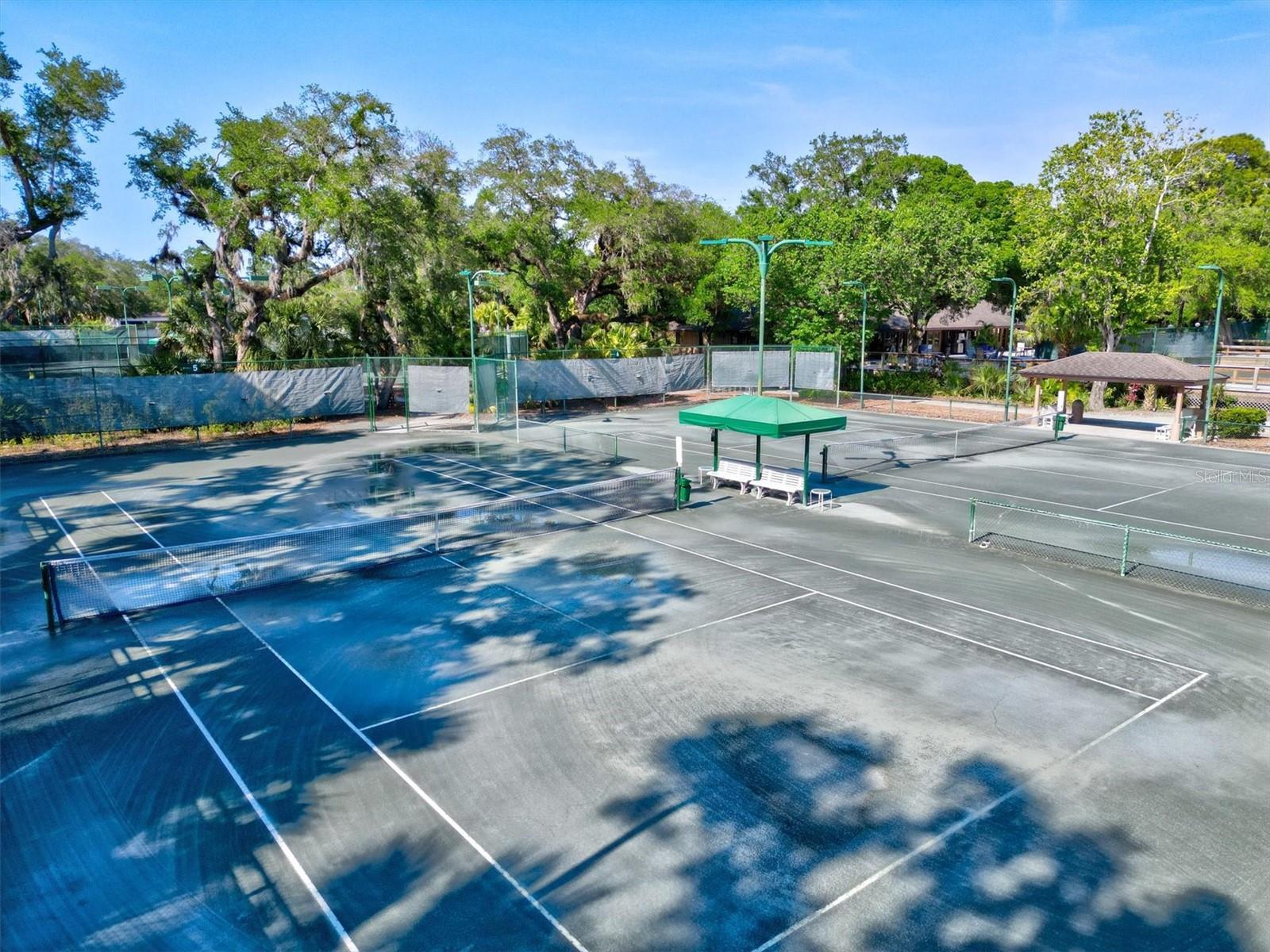 Image 37 of 62 For 2453 Crispin Court F4