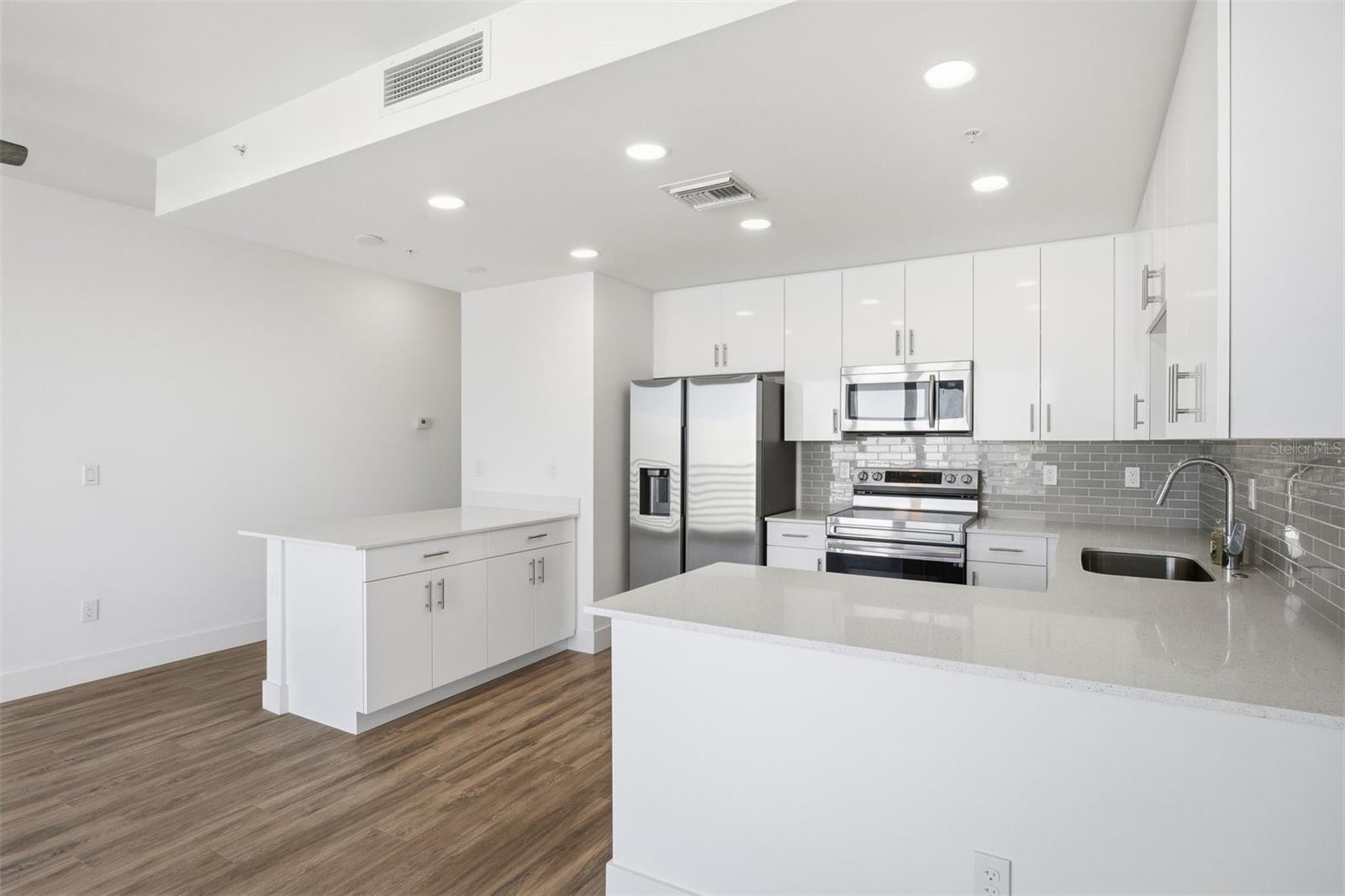 Image 12 of 48 For 1703 Tamiami Trail B507