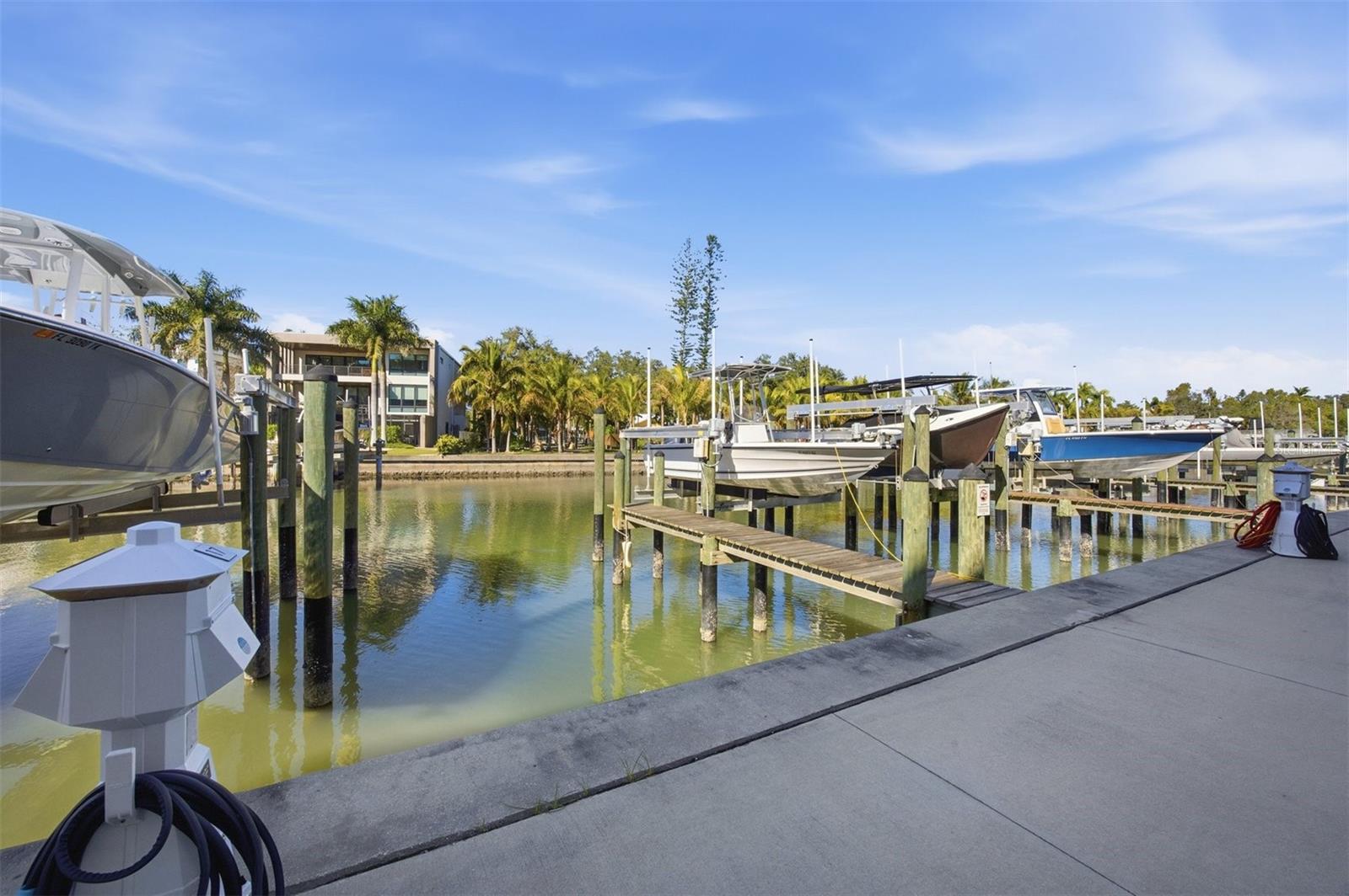 Image 33 of 48 For 1703 Tamiami Trail B507