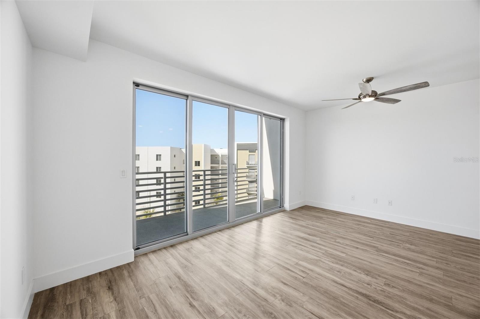 Image 4 of 48 For 1703 Tamiami Trail B507