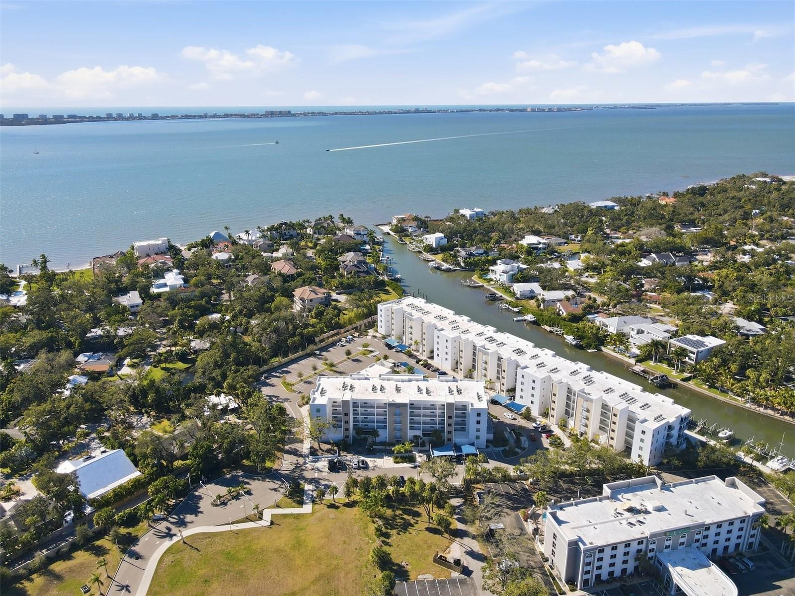 Image 44 of 48 For 1703 Tamiami Trail B507