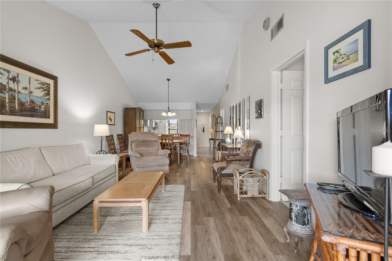 Image 10 of 68 For 922 Capri Isles Boulevard 217