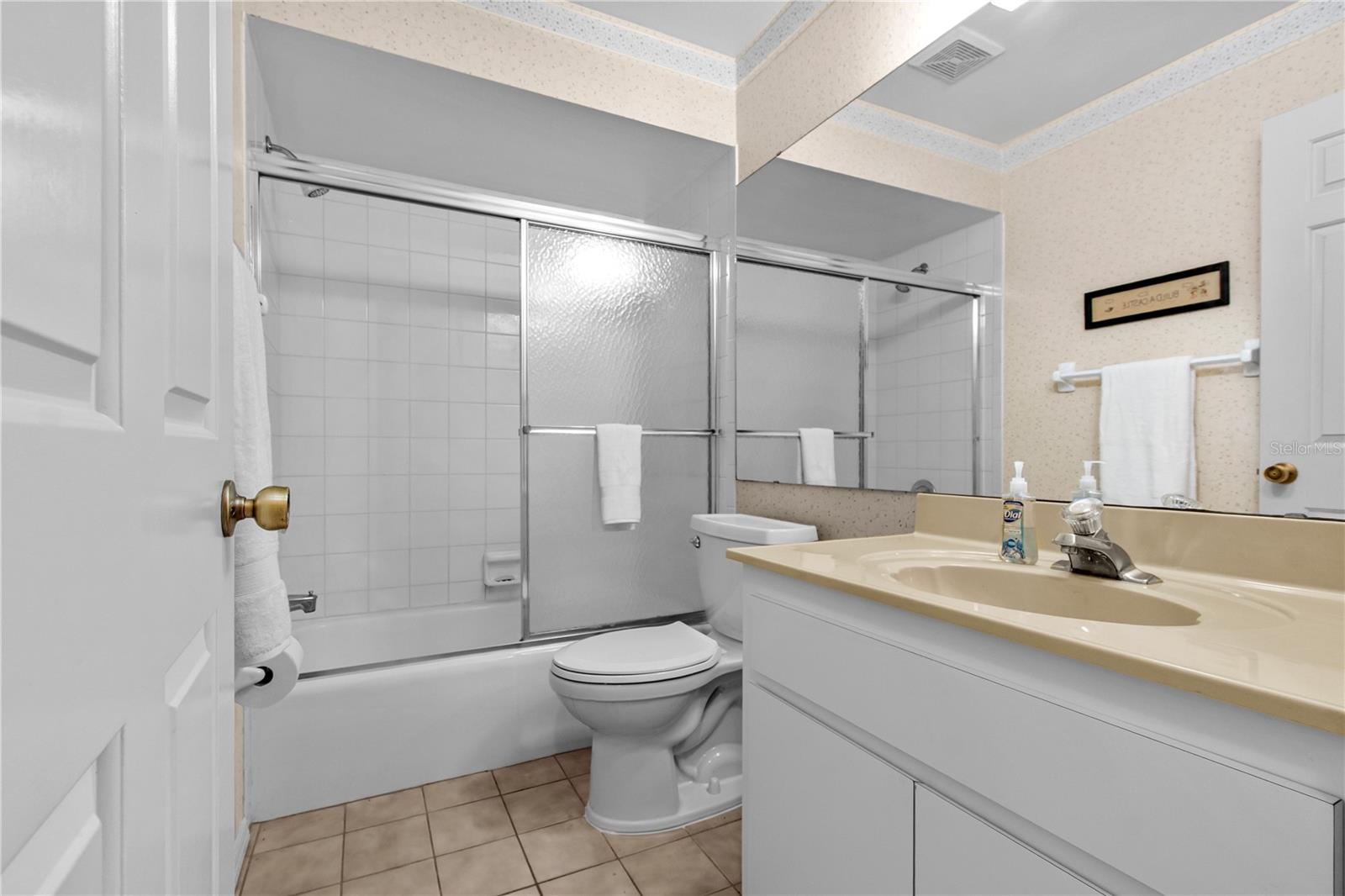 Image 18 of 68 For 922 Capri Isles Boulevard 217