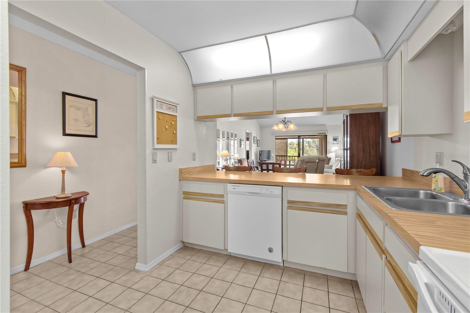 Image 32 of 68 For 922 Capri Isles Boulevard 217