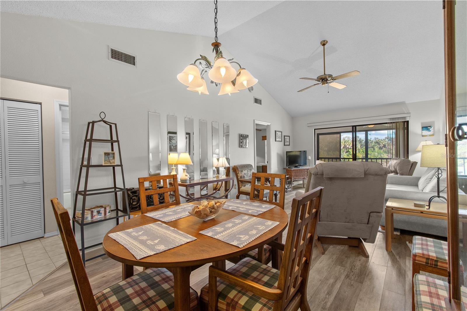 Image 36 of 68 For 922 Capri Isles Boulevard 217