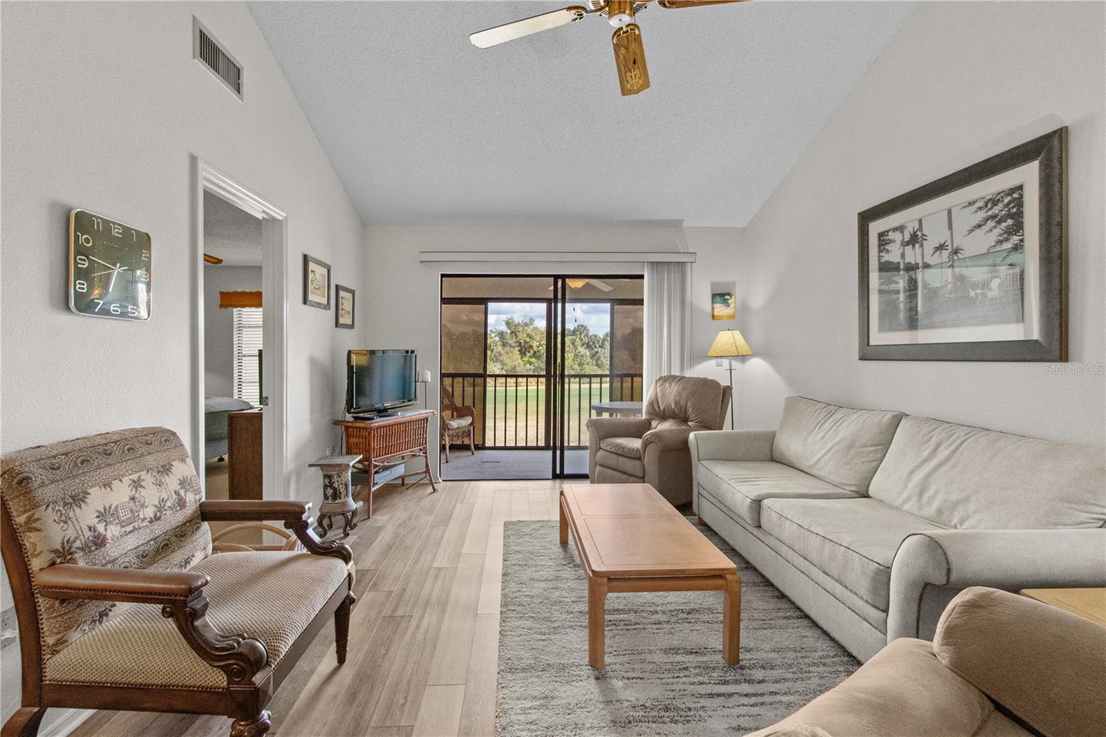 Image 37 of 68 For 922 Capri Isles Boulevard 217