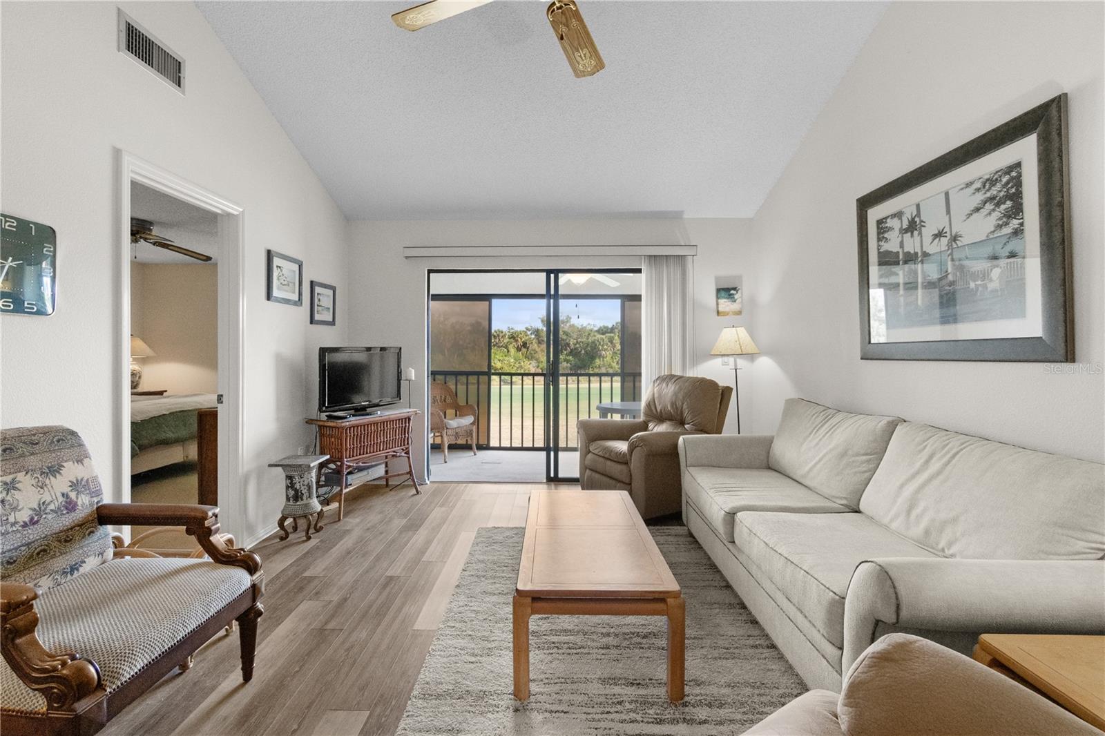 Image 38 of 68 For 922 Capri Isles Boulevard 217