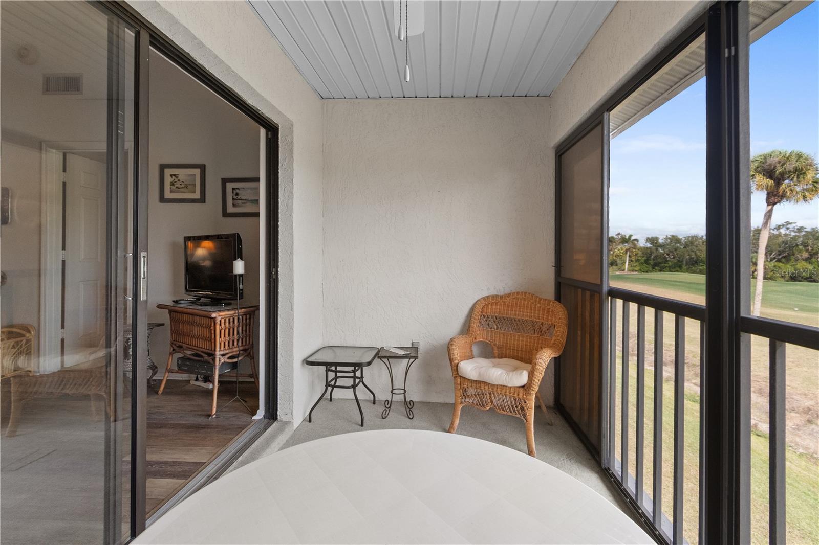 Image 42 of 68 For 922 Capri Isles Boulevard 217