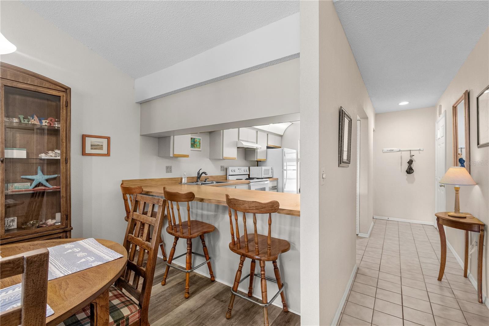 Image 7 of 68 For 922 Capri Isles Boulevard 217