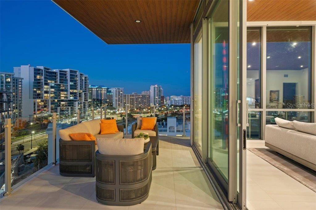 Image 15 of 55 For 111 Golden Gate Point 802ph