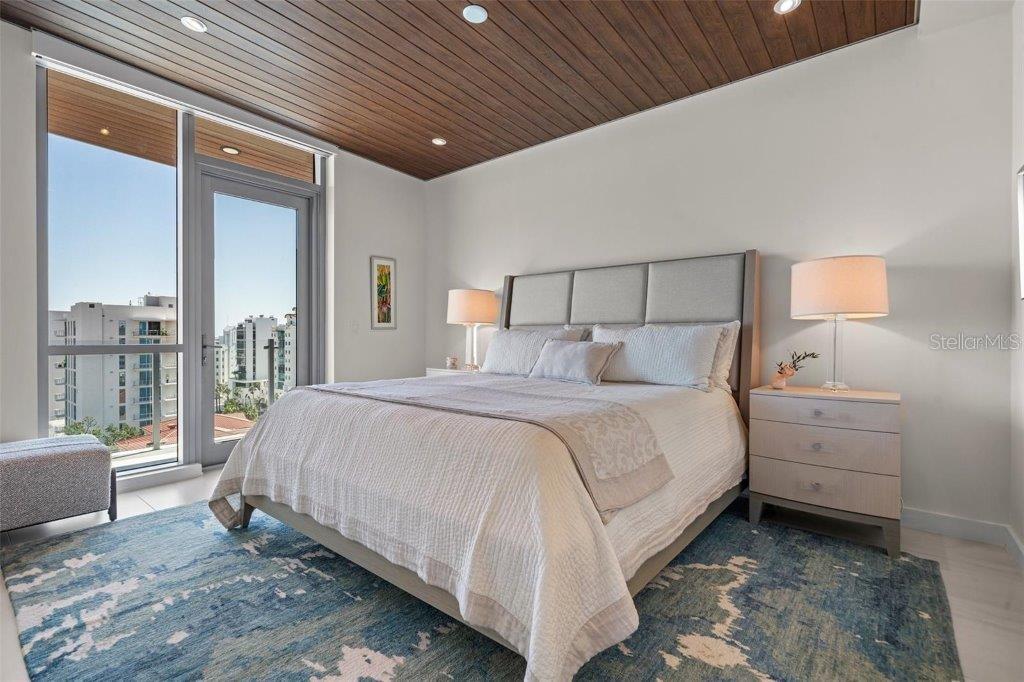 Image 36 of 55 For 111 Golden Gate Point 802ph