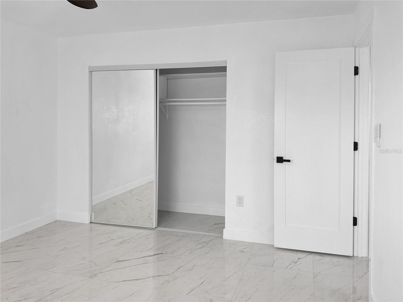 Image 20 of 38 For 5010 Lahaina Drive