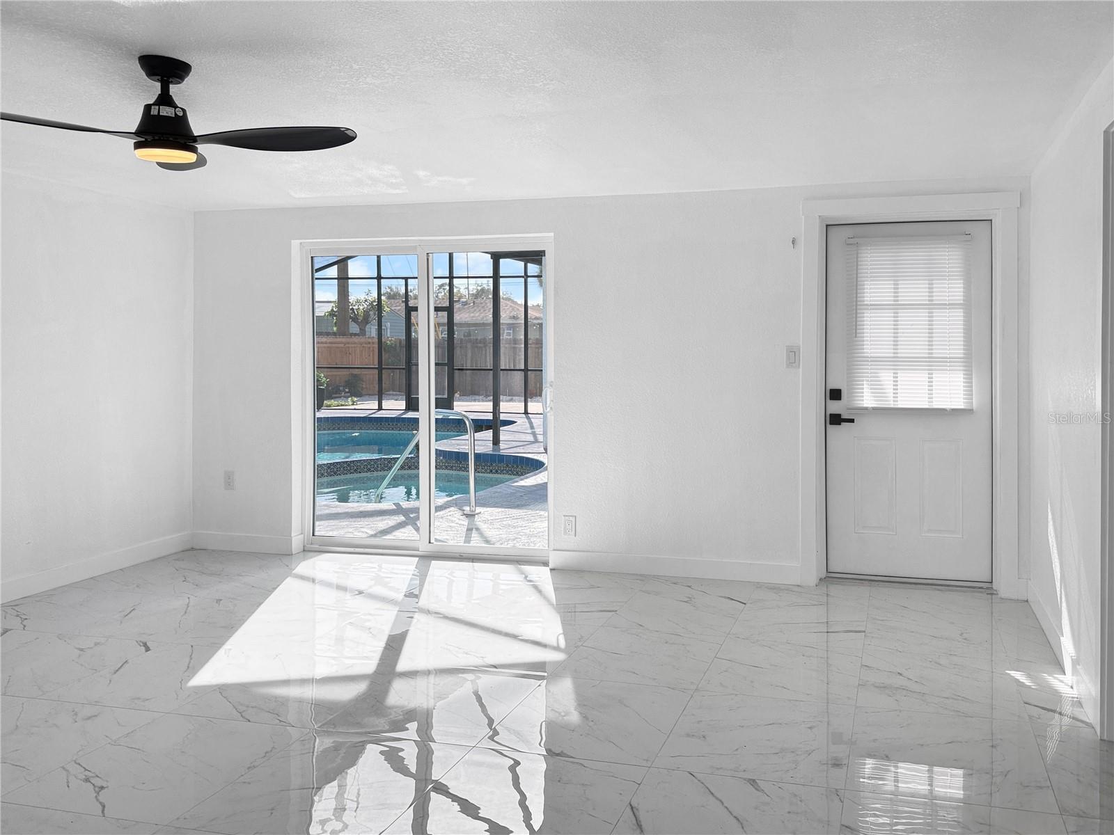 Image 23 of 38 For 5010 Lahaina Drive